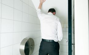 男性小知識(shí)|憋尿勃起竟然有這種危害，一定注重【平創(chuàng)新聞】